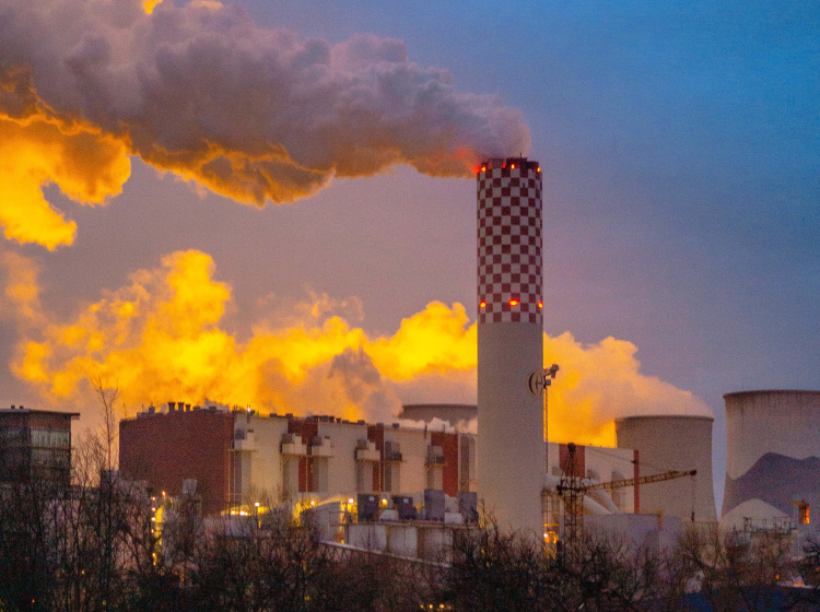 Komín uhelné elektrárny Turów