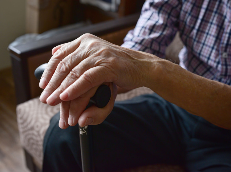 Kolik musí mít důchodce, aby mohl vůbec vstoupit do domova seniorů? 