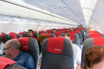 Během příprav k odletu je například u Air Arabia slyšet modlitba.
