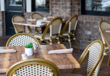 Řada Čechů si stěžuje na vysoké ceny v restauracích