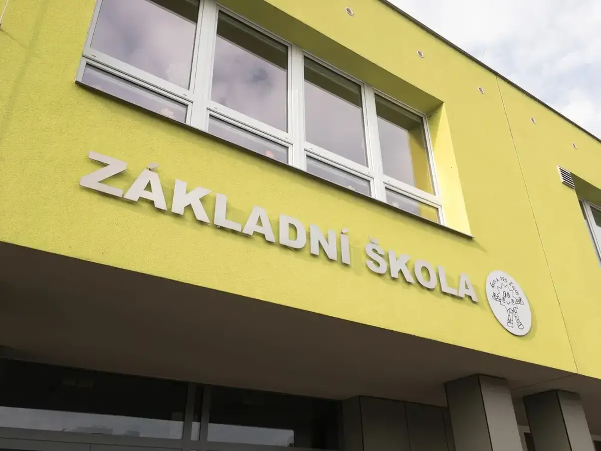 Politici i odborníci hovoří o zrušení deváté třídy. 