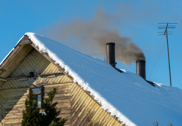 Kouří sousedův komín na váš pozemek? Kouří sousedův komín na váš pozemek?