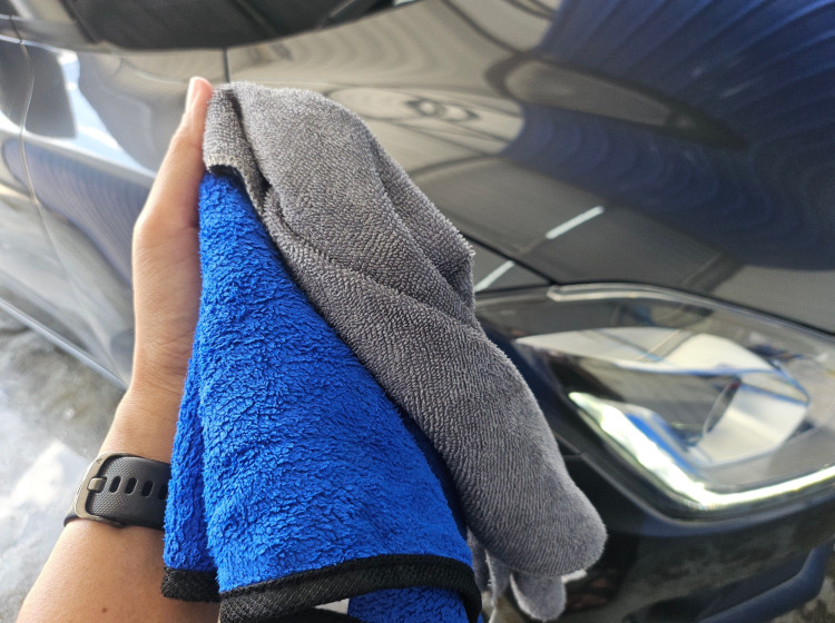 Proč se vyplatí mít v autě ručník?