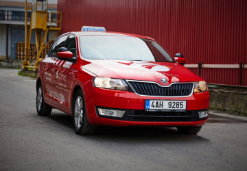 I zkušeným řidičům dají otázky z autoškoly pořádně zabrat