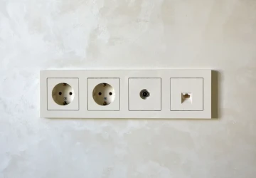 Při instalaci žárovky v koupelně musíte dodržovat jasná pravidla. 