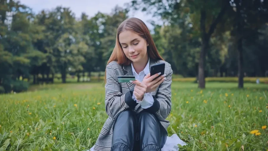 Buďte v online světě opatrní