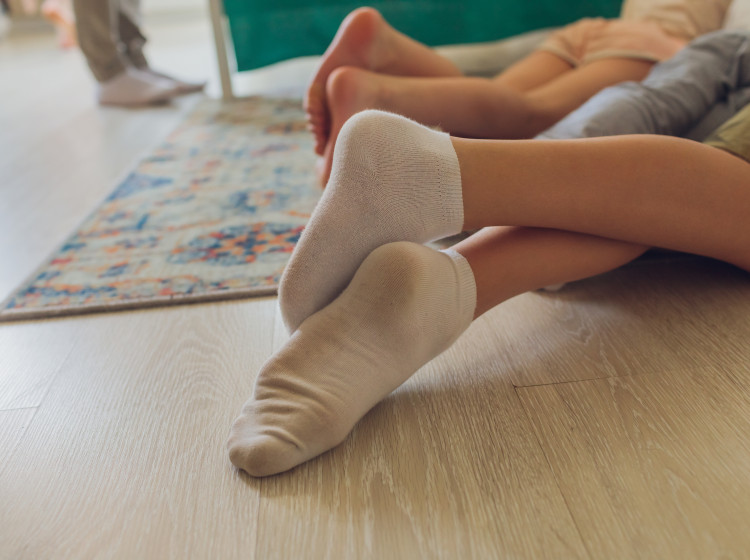 Bílé ponožky jsou pro hospodyňky pohromou