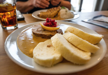 Některá oblíbená jídla z osmdesátek jsou populární dodnes Některá oblíbená jídla z osmdesátek jsou populární dodnes