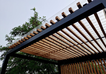 Pergola dnes zdobí mnohé české zahrady. Pergola dnes zdobí mnohé české zahrady.