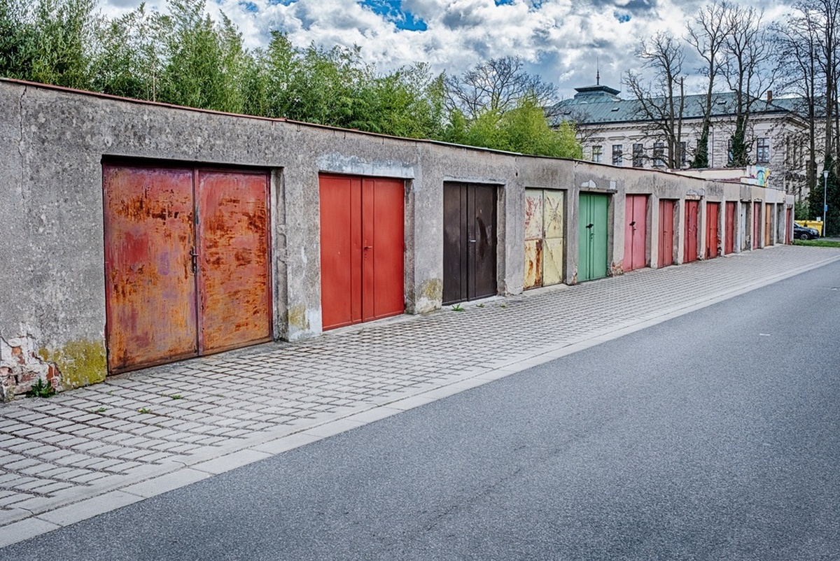 Investice do garáží mohou přinést zajímavé výnosy. Investice do garáží mohou přinést zajímavé výnosy.
