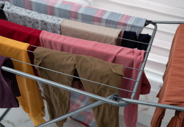 Sušit prádlo v interiéru může někdy být zdlouhavé. Sušit prádlo v interiéru může někdy být zdlouhavé.