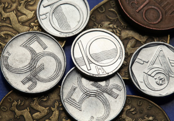 Kdo má doma ještě haléře, může sedět na pokladu.