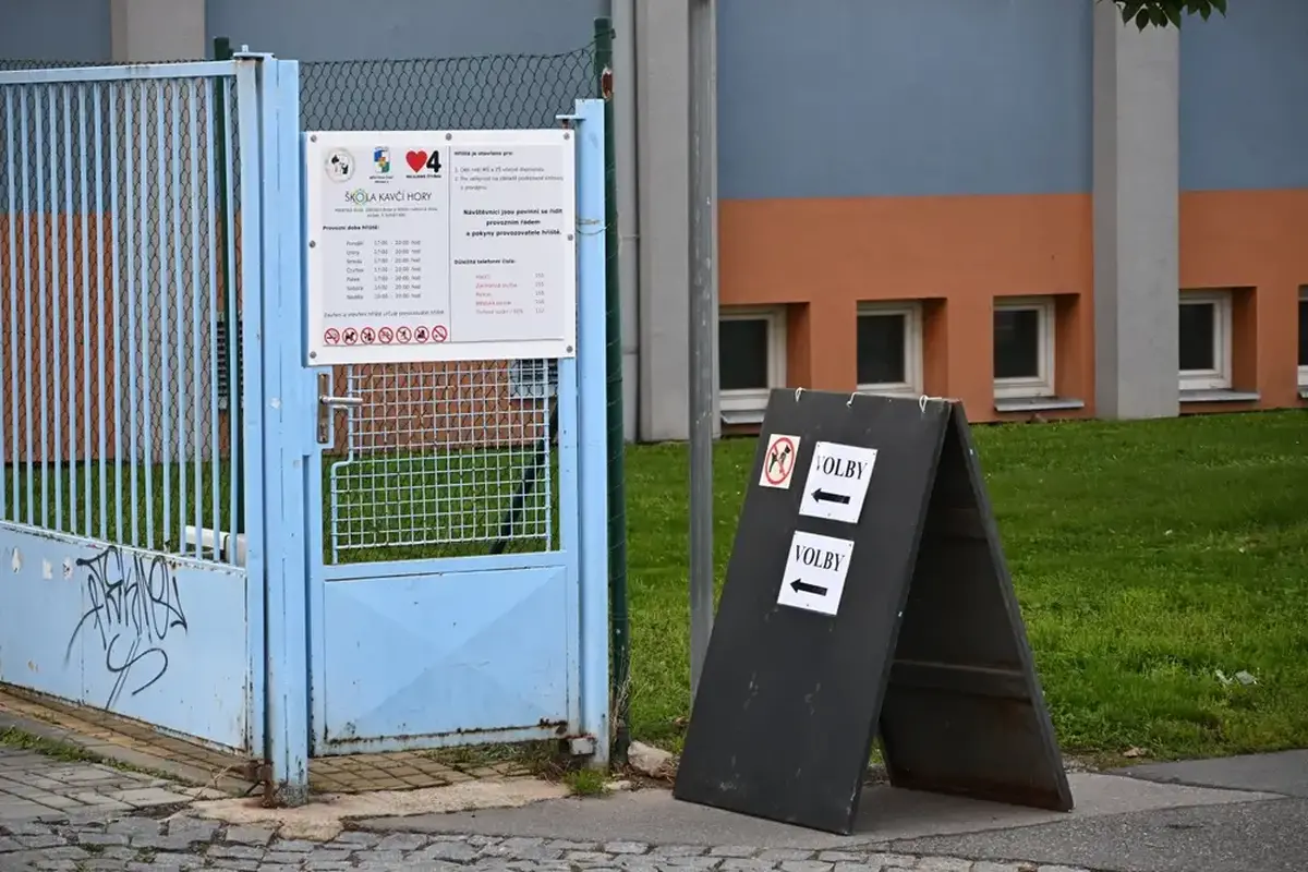 Průzkumy odhalily, kdo by měl vyhrát volby v Praze. 