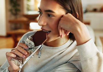 Kolik čokolády můžete sníst, aby prospívala vašemu srdci a nešlo to do špeků?
