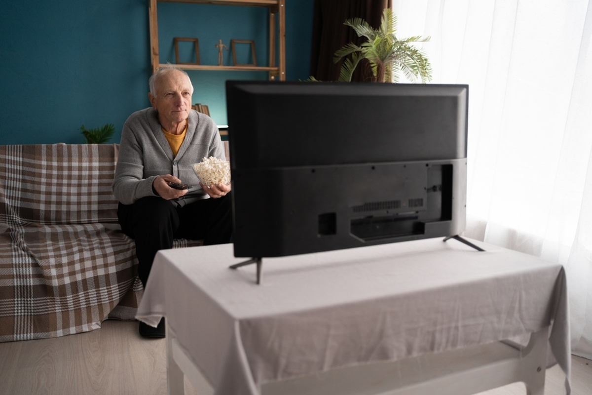 Seniorům by se měla změnit pravidla ohledně placení koncesionářských poplatků. 