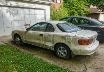 Od ledna si za auto připlatíte víc, i když nejezdíte.