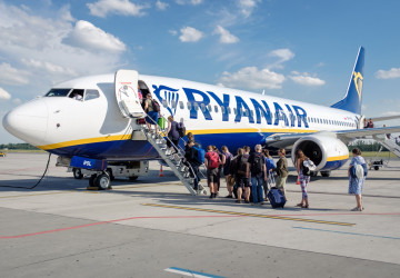 Ryanair může škrtat lety už od května, což zřejmě postihne tisíce Čechů mířících k moři Ryanair může škrtat lety už od května, což zřejmě postihne tisíce Čechů mířících k moři
