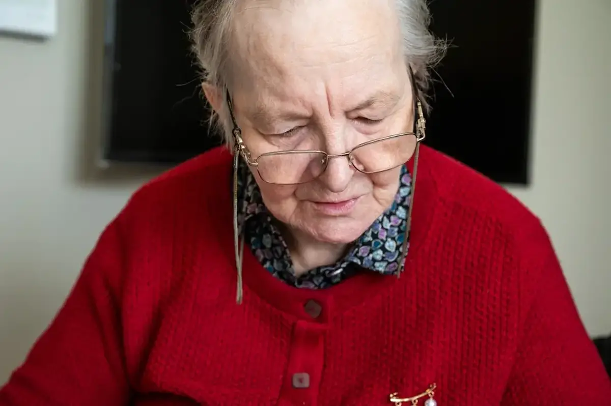 Důchodci starší osmdesáti let získají od státu peníze navíc. Důchodci starší osmdesáti let získají od státu peníze navíc.
