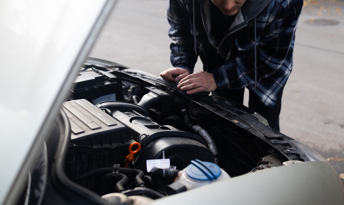 Automobilky pořádají rozsáhlé svolávací akce. Automobilky pořádají rozsáhlé svolávací akce.