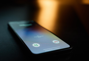 Když vám volá neznámé číslo, buďte obezřetní