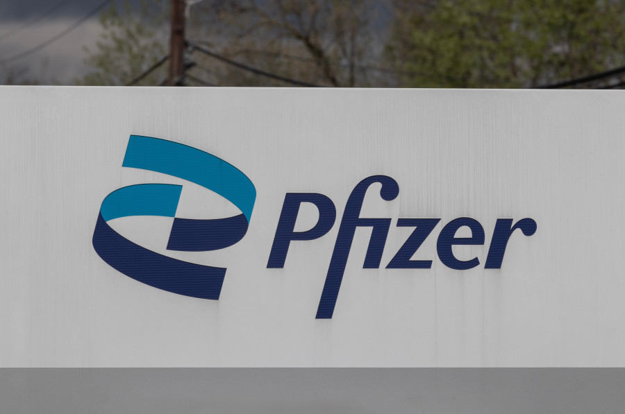 Heparin patří k základním lékům vyráběným velkými farmaceutickými společnostmi, jako je Pfizer.