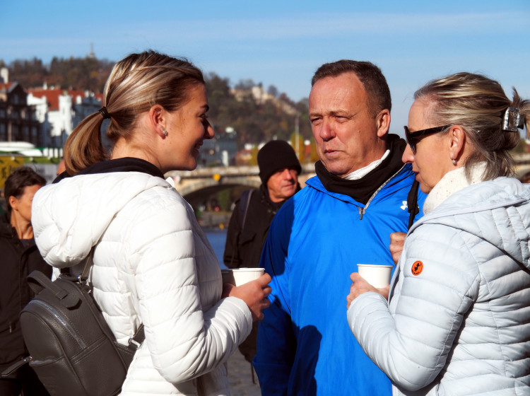 Přísloví si lidé předávají pomocí ústní tradice už dlouhá léta. Přísloví si lidé předávají pomocí ústní tradice už dlouhá léta.