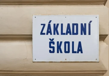 Vláda hovoří o zásadních změnách školního systému. 