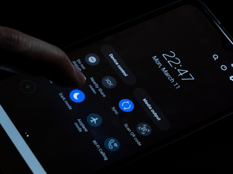 Používání tmavého režimu nemusí být vhodné. 
