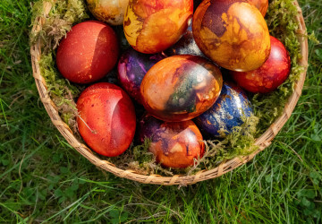 Přírodní barvy nemusí být nudné a nevýrazné, naopak!