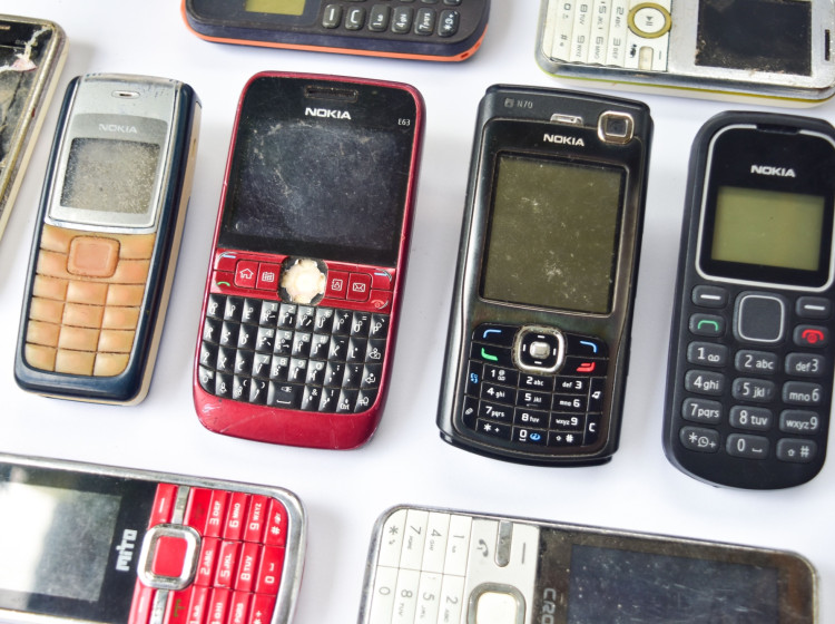 Cena starých telefonů může být překvapivě vysoká