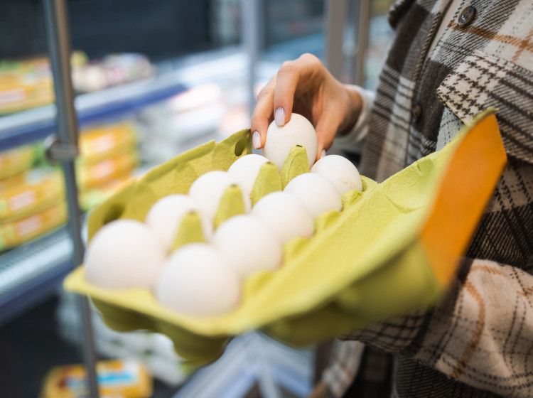 Vajíčka před nákupem vždy zkontrolujte Vajíčka před nákupem vždy zkontrolujte