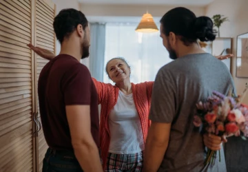 Důchodci vydírají vlastní děti dědictvím. Důchodci vydírají vlastní děti dědictvím.
