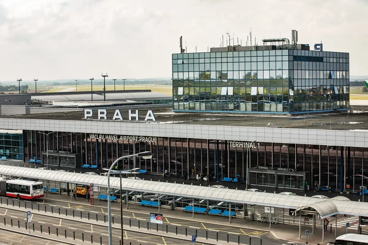 Cesta na pražské letiště se znovu komplikuje
