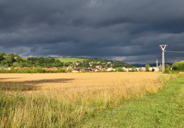 Obloha nad Českem může během hodin výrazně potemnět. Ve hře jsou i nebezpečné supercely Obloha nad Českem může během hodin výrazně potemnět. Ve hře jsou i nebezpečné supercely