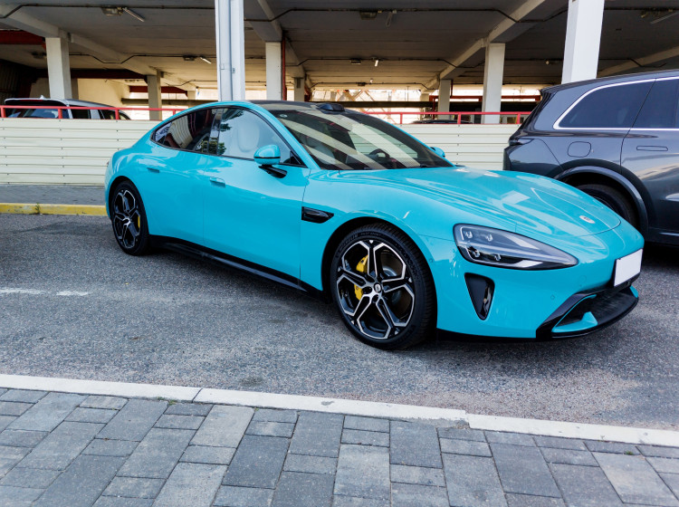 Xiaomi investuje více než 10 miliard dolarů do vývoje elektromobilů, aby se zařadila do skupiny největších světových automobilek.