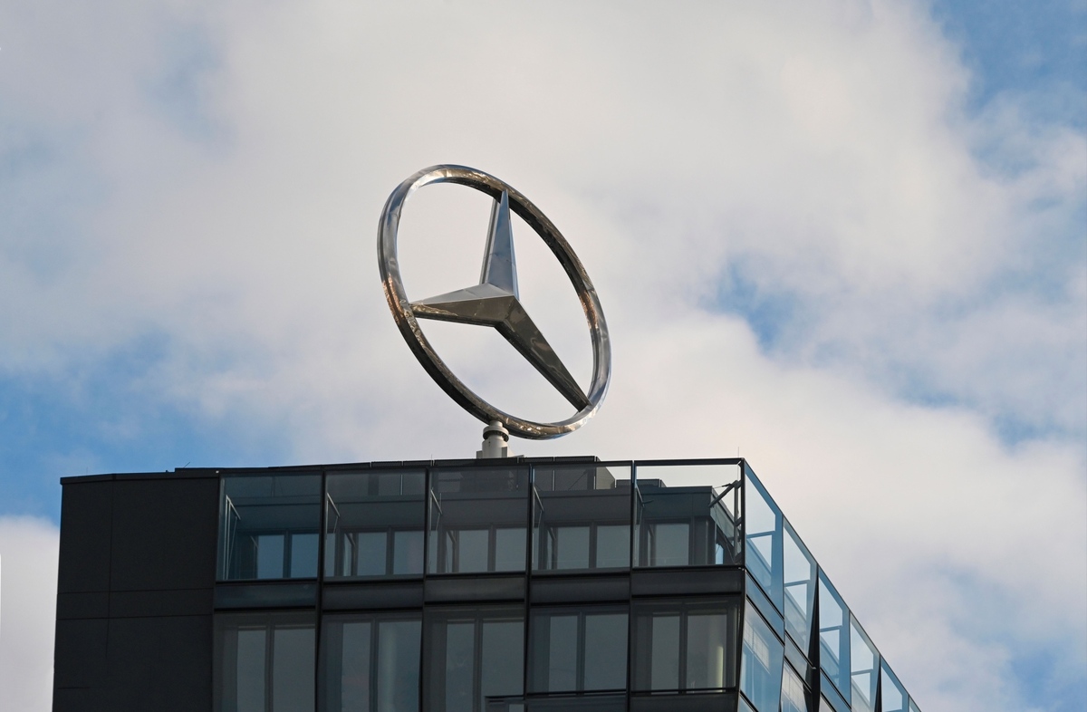 Mercedes testuje nový typ osvětlení