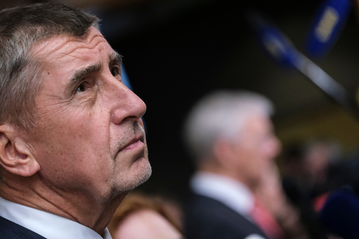 Premiér požaduje zastropování cen i odklad stěžejního termínu. Premiér požaduje zastropování cen i odklad stěžejního termínu.