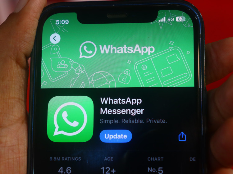 Kyberzločinci dokážou během pár hodin vytvořit aplikaci, která vypadá zvenku téměř k nerozeznání od originálu.