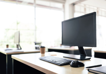 Jak daleko sedět od monitoru?