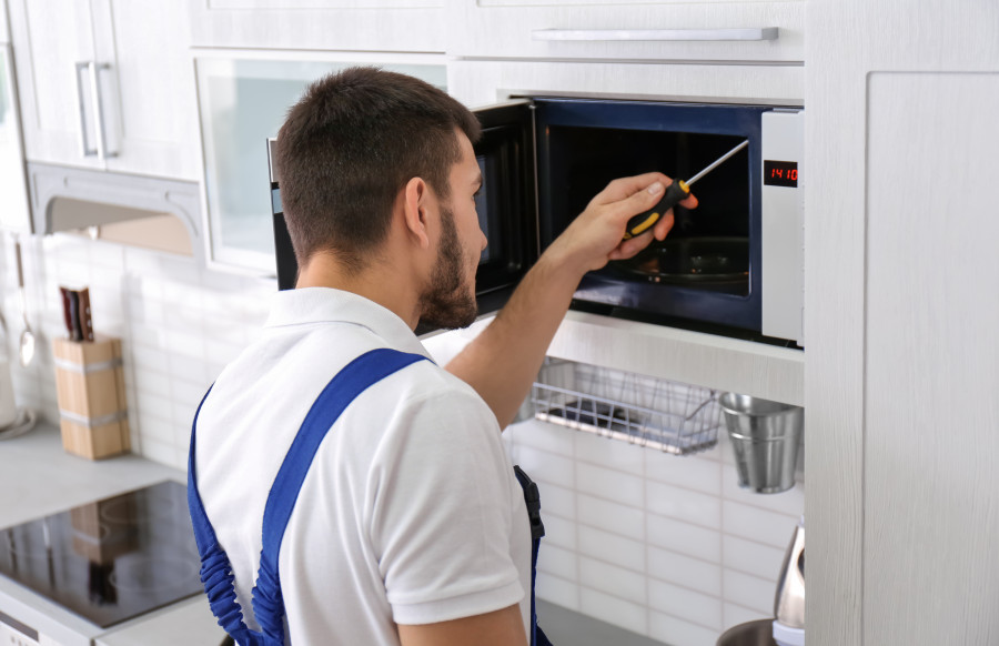 Máte podezření na poškození mřížky, nebo jinou závadu? Raději zavolejte technika, než abyste riskovali své zdraví.