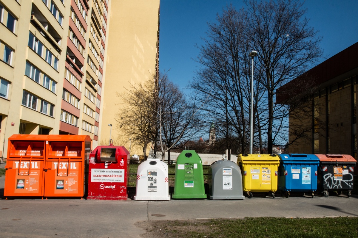 Tisíce lidí platí za odpad zbytečně