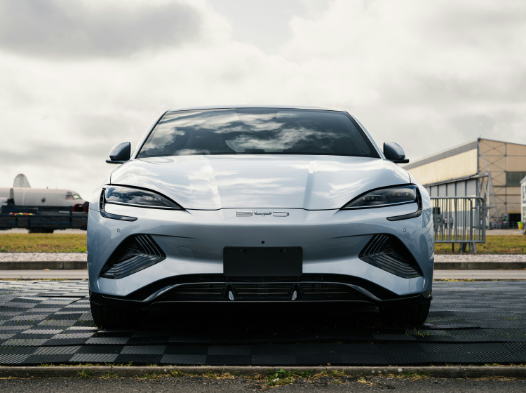BYD chce spolupracovat s Teslou na „zničení společného nepřítele“