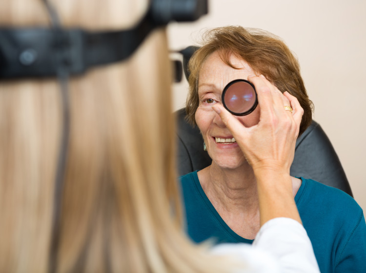 Řada seniorů bude muset v roce 2026 povinně na lékařskou prohlídku