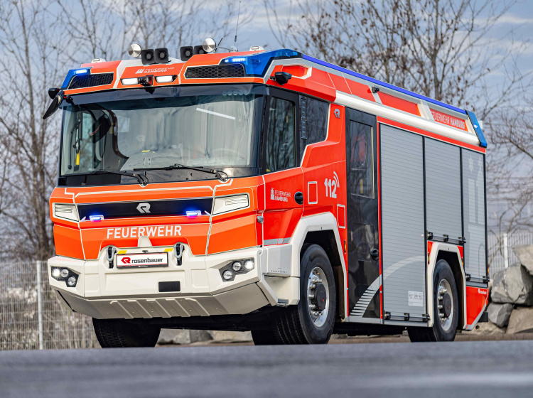 Elektrická hasičská cisterna stále spoléhá na spalovací motor jako zálohu