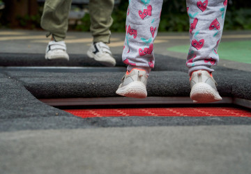 Klasické trampolíny mohou narušovat estetiku zahrady