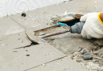 Jednoduchým řešením předejdete nutnosti udělat novou podlahu či obložení koupelny. Jednoduchým řešením předejdete nutnosti udělat novou podlahu či obložení koupelny.