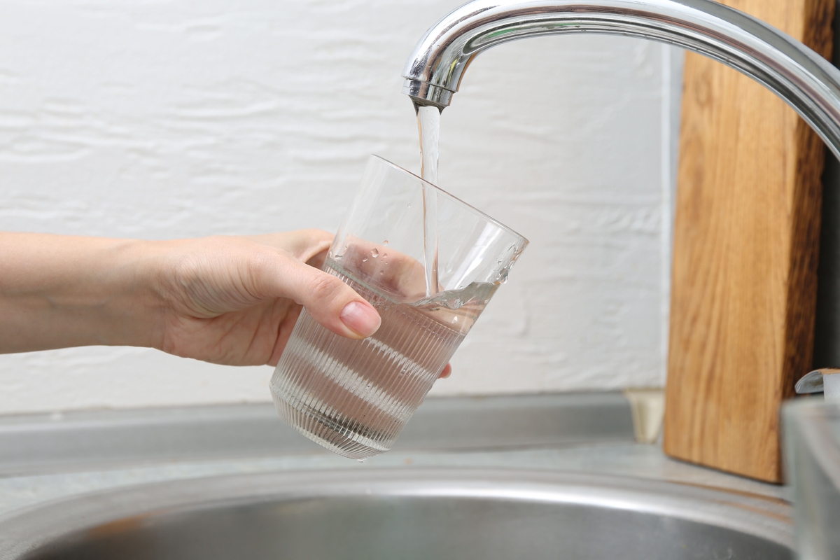 Složení vody z kohoutku a prémiových vod může být odlišn Složení vody z kohoutku a prémiových vod může být odlišn