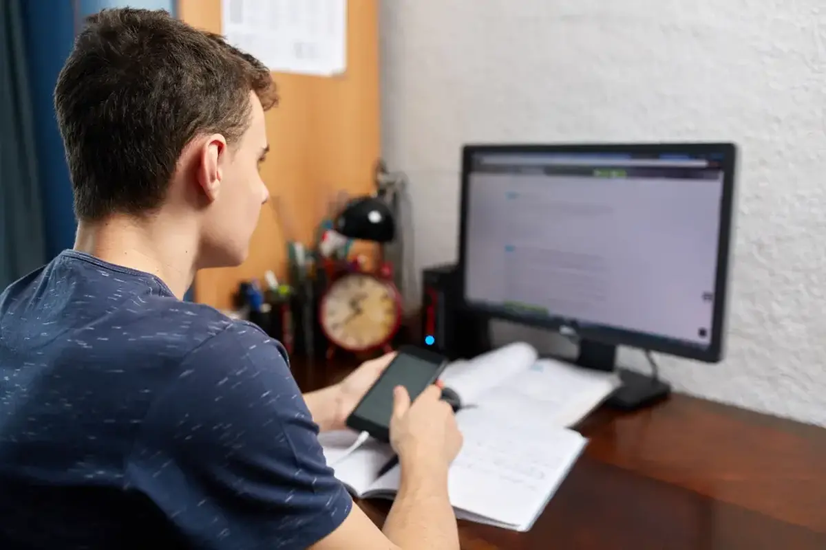 Úkol, který dřív zabral odpoledne, dnes zvládne chatbot za pár vteřin Úkol, který dřív zabral odpoledne, dnes zvládne chatbot za pár vteřin